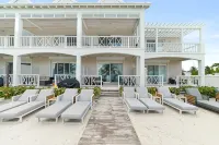 True Beachfront! Walk Out to White Sand & Turquoise Water-102 - 홈스테이