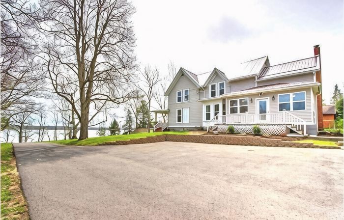 Beautiful 5 bedroom Lake House across the street from Cayuga Lake.