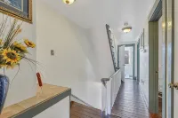 ★Private terrace & parking ★ at this Historic 1800's Townhome in ❤︎ of City - Jacuzzi