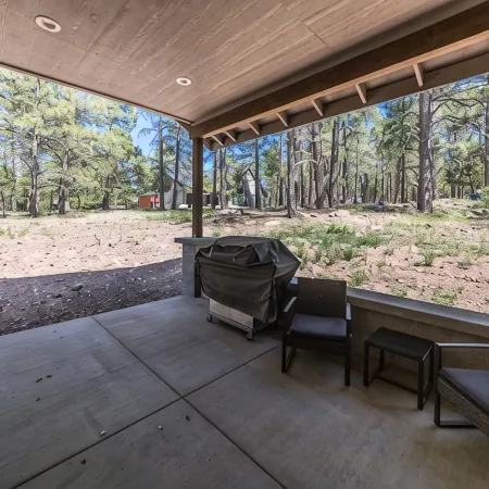 Spacious family friendly home, close to Grand Canyon, GC railroad and Rt66