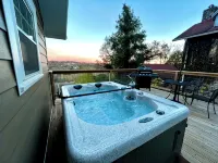 "House on the Rock" Romantic Cottage Getaway w/ Hot Tub and Fireplace!! - 4-Star