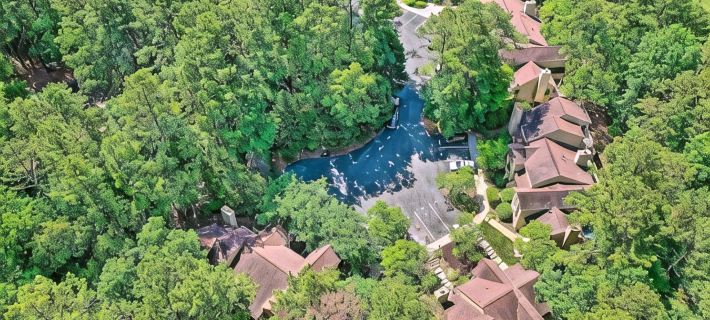 Resort Access - Lake - Pools -Pickleball - Gym. Spacious Townhome for Groups Hotéis em Oconee County