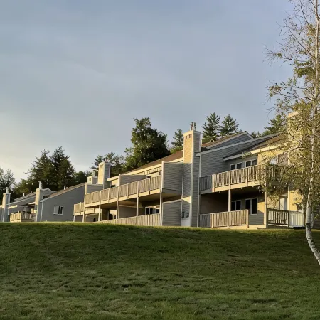 Amazing Views, Peaceful Surroundings, Yet Minutes From All The Fun. 3/2