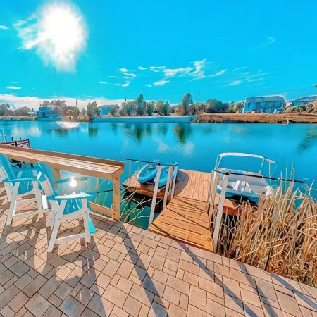 Waterfront Home - GameRoom / Saltwater Pool / Tropical Sunsets / Fish / Swim Hotels in Hernando Beach