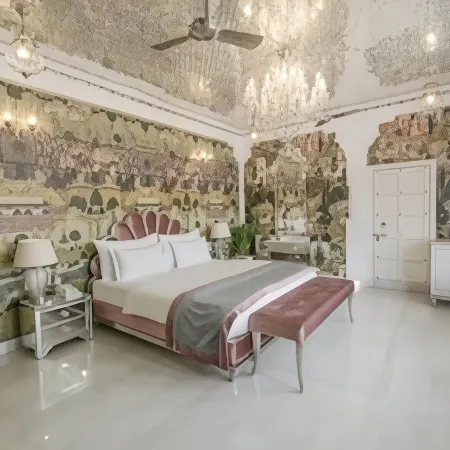 Jagat Niwas Palace