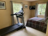 Secluded and beautiful Mendenhall Valley retreat just 2.8 miles from the glacier - gimnasio