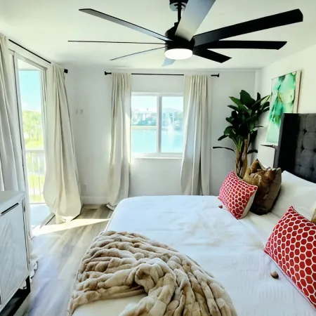 POSHPADZ Villa Del Sol Walk to Jupiter Beach