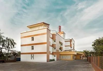 Hotel Dois H Hotels in Жоїнвіль