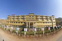 Cambay Resort, Udaipur Hotel di Kotra