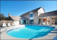 Days Inn by Wyndham King/Winston Salem Area Hotels in Pilot