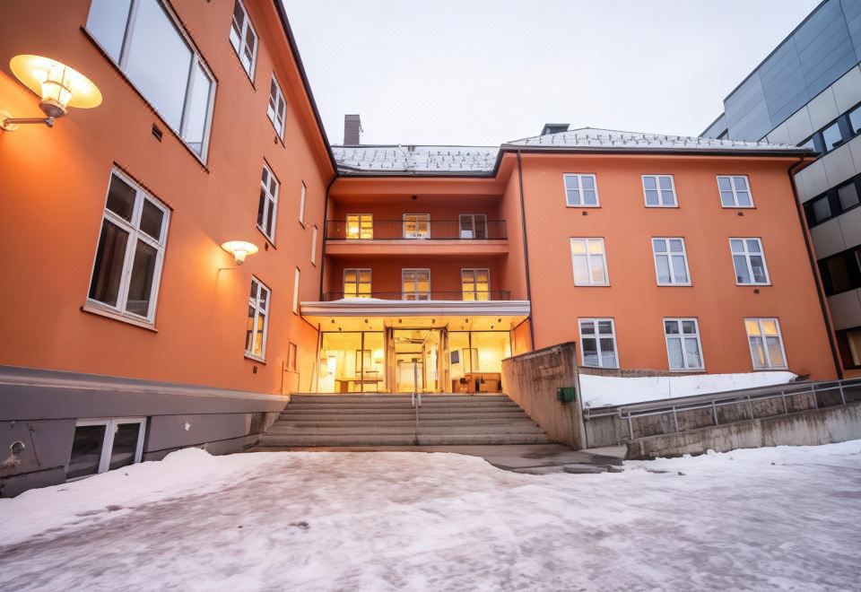 Enter St Elisabeth Hotel - Housity