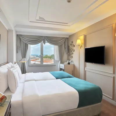 أورينت إكسبرس آند سبا باي أوركا هوتلز Hotels near محطة ترام غُلهان