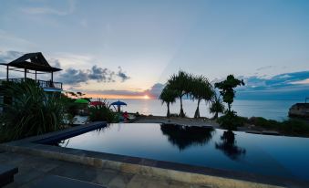 Dodol Lembongan Cliff Sunset