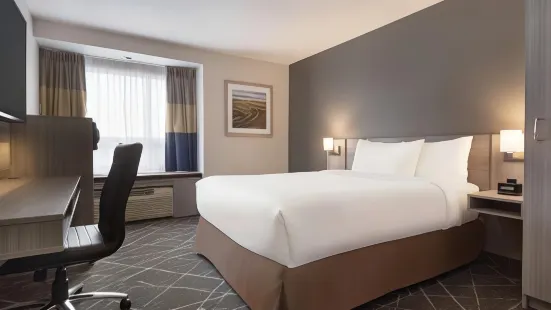 Microtel Inn & Suites by Wyndham Kanata Ottawa West