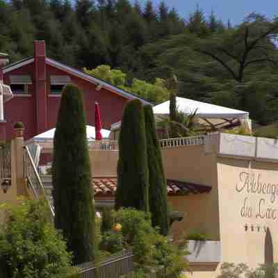 Auberge du Lac Hotel Exterior