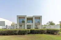 Luxury 5B Villa Private Garden in Ras Al Khaimah Hotel di Al Riffa