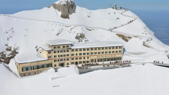 Hotel Pilatus-Kulm