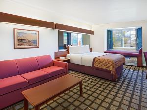 Microtel Inn & Suites by Wyndham Holland