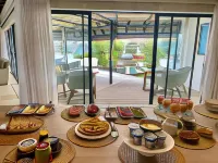 Canal Guest House - Waterfront Luxury B&B - Solar Powered Hotels in St Francis Bay