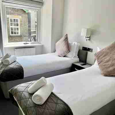 The Mews Boutique Deluxe Apartments, Sleep 2-6 People , Central Location, Free Parking Rooms