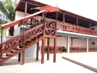 Mahogany Hotel and Suites Отели в г. 