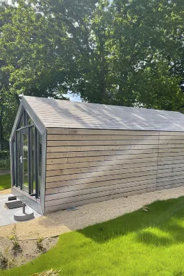 Tiny House Solo Retreat 4 Hotel dekat Kröller-Müller Museum