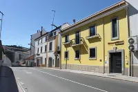 Alojamento Girassol - Guest House - Quarto Com Casa de Banho Privativa Các khách sạn ở Perais