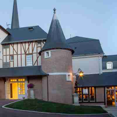 Relais des Trois Châteaux Hotel Exterior