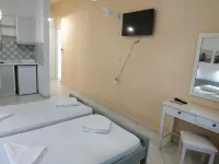 Renia Studios -Studio for 2 Pers with a Swimming Pool