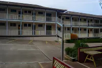 Excelsior Motor Inn - Kitchens