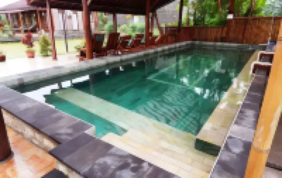 Alamanda Family Villas, Pool & Local Tours