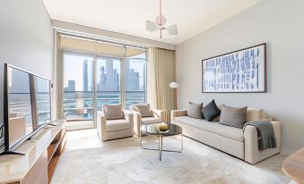 Ultra Luxury Emaar Beachfront - Private Beach and Pool