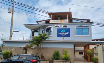 Reef Hostel Manta