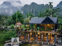 Bridge Hill Cafe Glamping Hotels in Amphoe Phanom