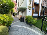 12 Rooms Hotel Hotels near Altınova Sahili