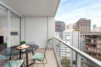 The Alta Apartments by Urban Rest Отели в г. Surry Hills