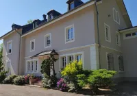 La Roseraie Hôtels à : Thann