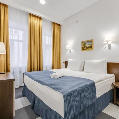 Hotel Rotas City Center Các khách sạn gần Nhà thờ Smolny