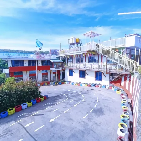 Saanjh Riverside Resort Отели в г. Авакали