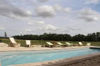 Abbaye de Reigny - Esprit de France Hotels in Saint-Cyr-les-Colons