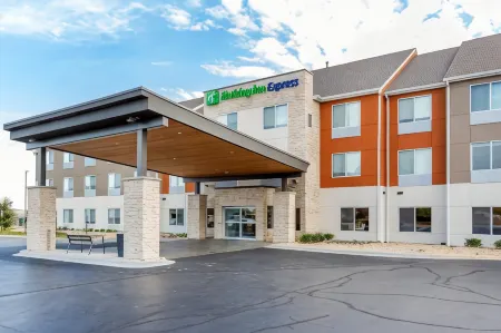 Holiday Inn Express & Suites Chicago West - ST Charles Отели в г. Сент-Чарльз