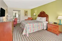Travelodge by Wyndham Sellersburg / Louisville North Hotels in Charlestown