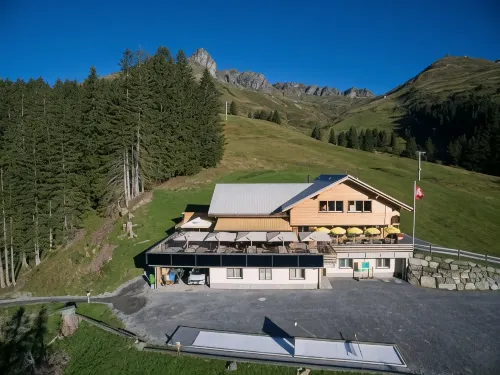 Berghotel Bischofalp فنادق في Elm