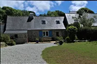 Beautiful house, sea 400m, hiking, quiet enclosed garden bright room Wc on ground floor