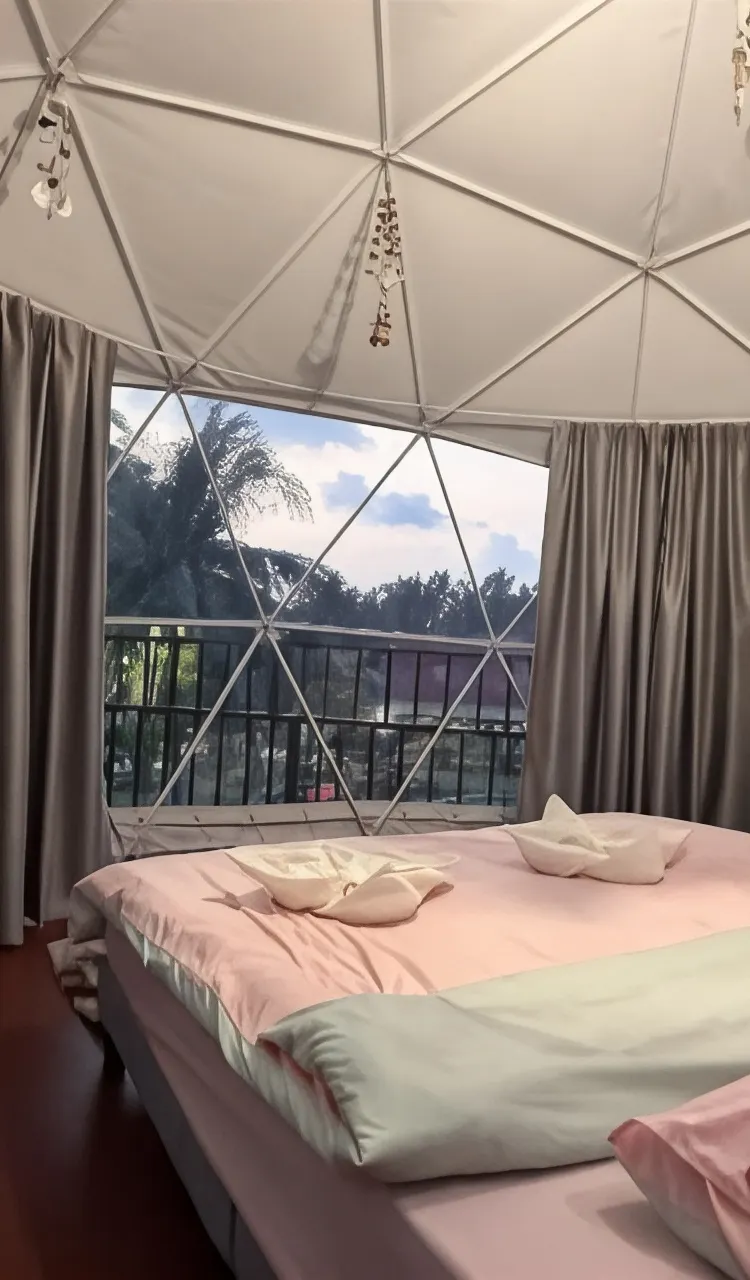 ห้องเตียงคิงไซส์คอร์เนอร์พรีเมี่ยมดีลักซ์พร้อมสระว่ายน้ำ