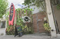 The Yak Lake House - Hostal Hotels in 