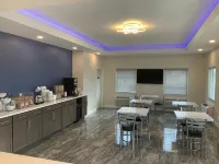 Days Inn by Wyndham Troy IL