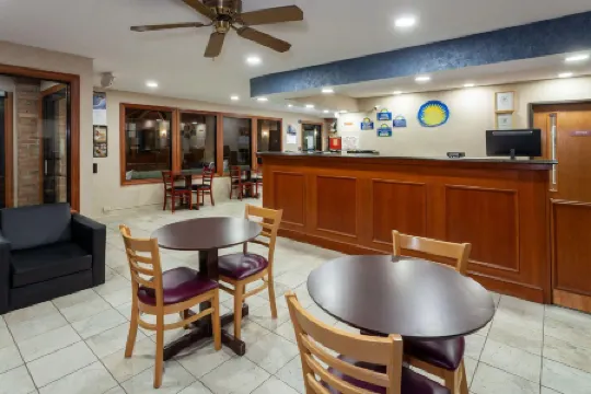 Days Inn by Wyndham Wooster