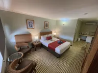 Pine Tree Motel Hotels in Кэтрин