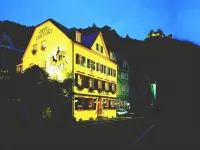 Hotel Zur Post Hotels near Sankt-Nikolauskapelle Cusanusstift